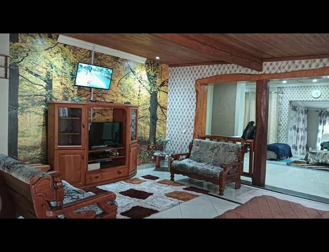 4 BEDROOM HOUSE FOR SALE IN CAVERSHAM GLEN